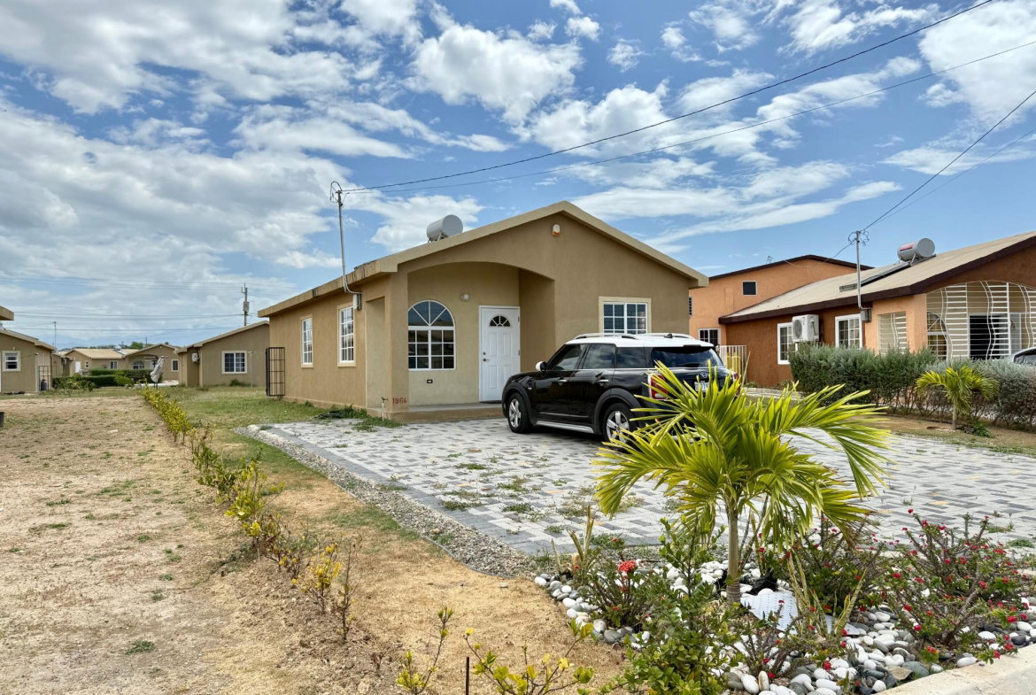 Twenty-Ninth image of 1964 Phoenix Park Village, Pha in Phoenix Park, St. Catherine, Jamaica - property is For Rent