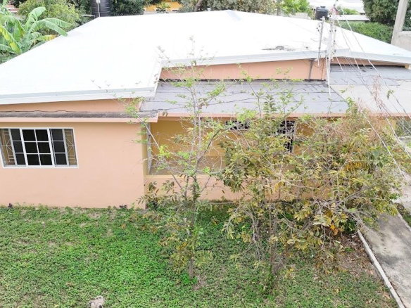 First image of 11 Idaha Drive in Kingston 19, St. Andrew, Jamaica - property is For Rent