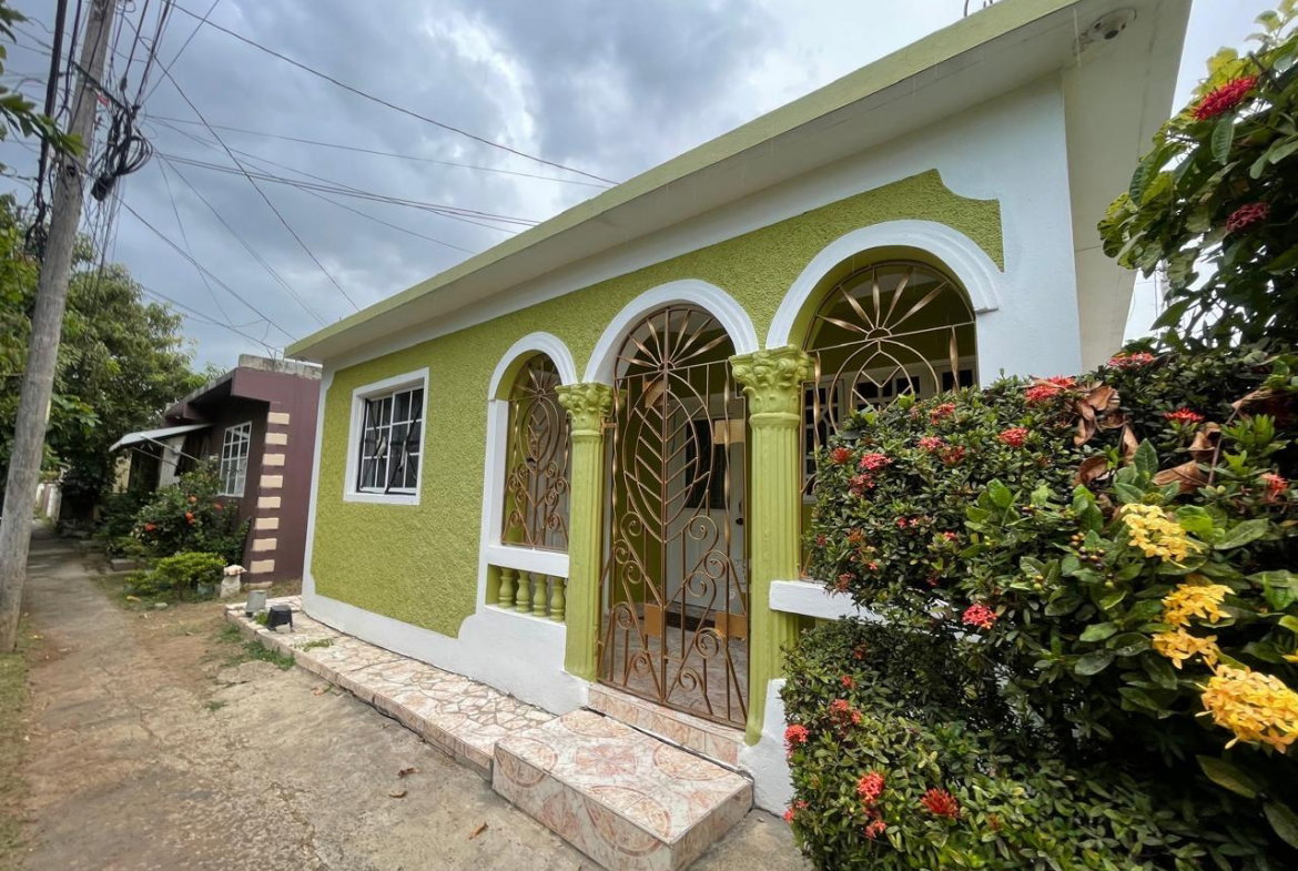 Eleventh image of 806-two East Greater Portmore in Greater Portmore, St. Catherine, Jamaica - property is For Sale