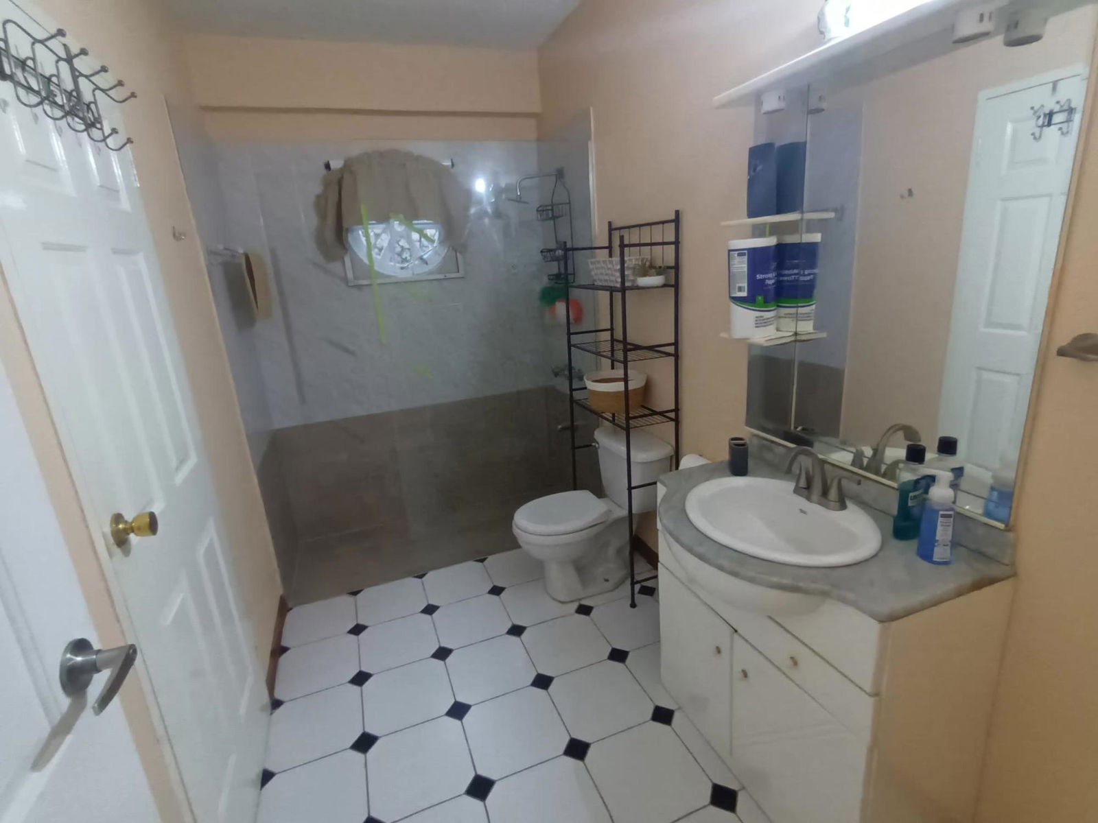Fifteenth image of Lady Hamilton Drive in Kingston 19, St. Andrew, Jamaica - property is For Rent