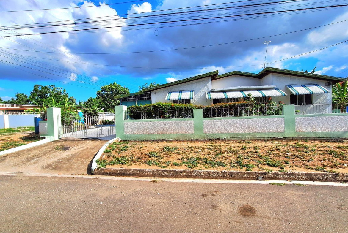 Seventh image of 280b Washington Gardens in Kingston 20, St. Andrew, Jamaica - property is For Sale