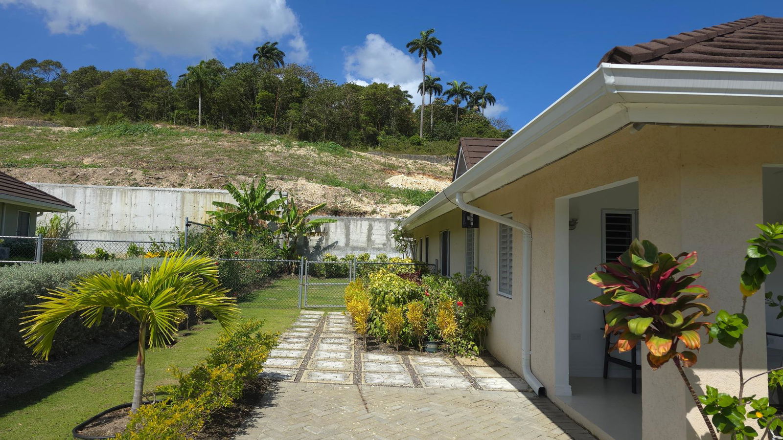 Fourteenth image of The Crest- Coconut Avenue, Richmond in Richmond, St. Ann, Jamaica - property is For Rent