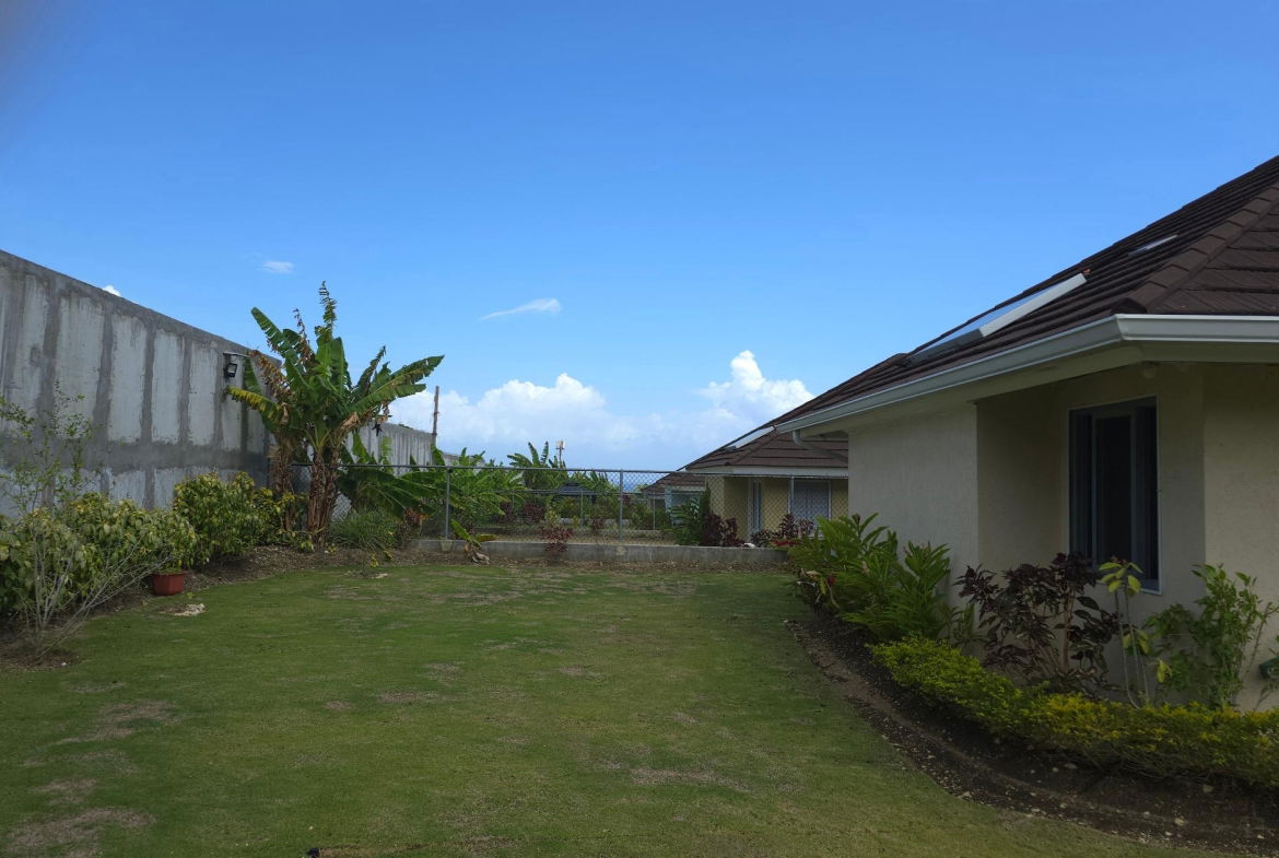 Fifteenth image of The Crest- Coconut Avenue, Richmond in Richmond, St. Ann, Jamaica - property is For Rent
