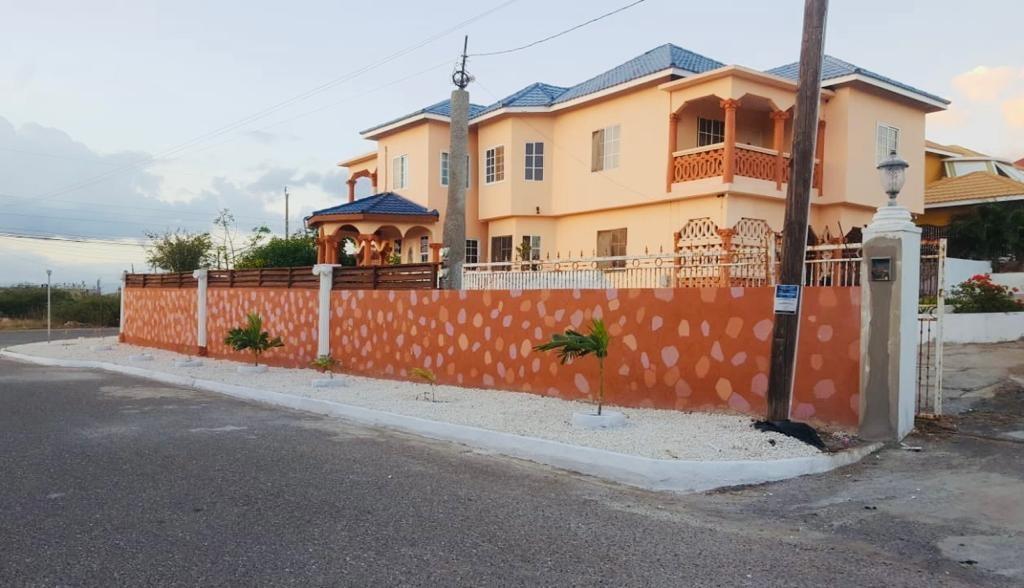 Second image of Upper Fort, Johnson Hill in HELLSHIRE HILLS, St. Catherine, Jamaica - property is For Rent