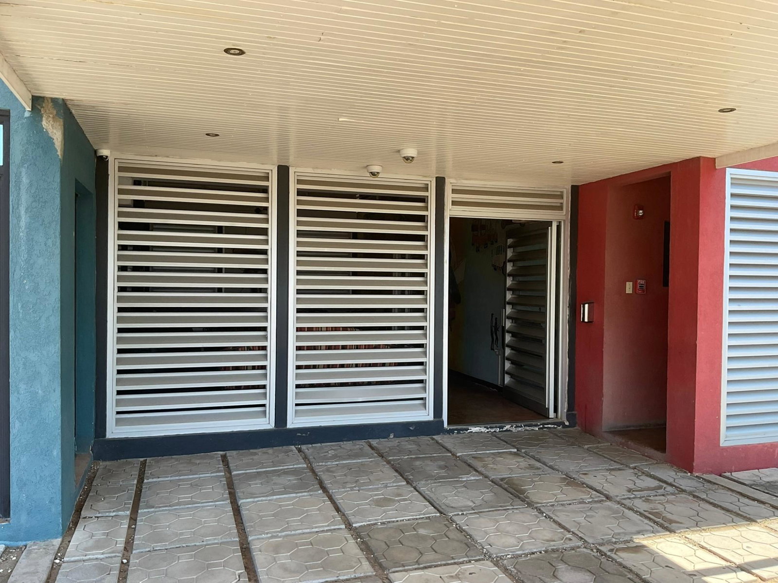 Sixth image of Fourth Avenue in KINGSTON, Kingston, Jamaica - property is For Rent