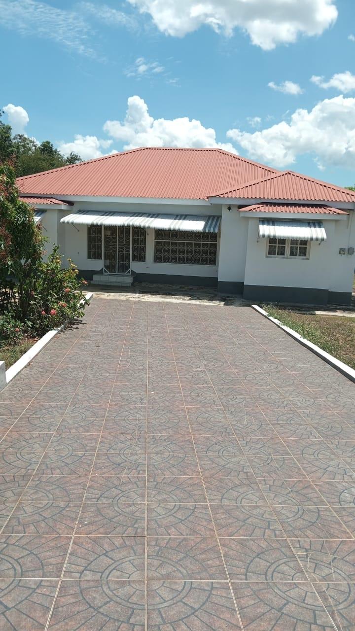 Second image of 14a- Sheckles in May Pen, Clarendon, Jamaica - property is For Sale