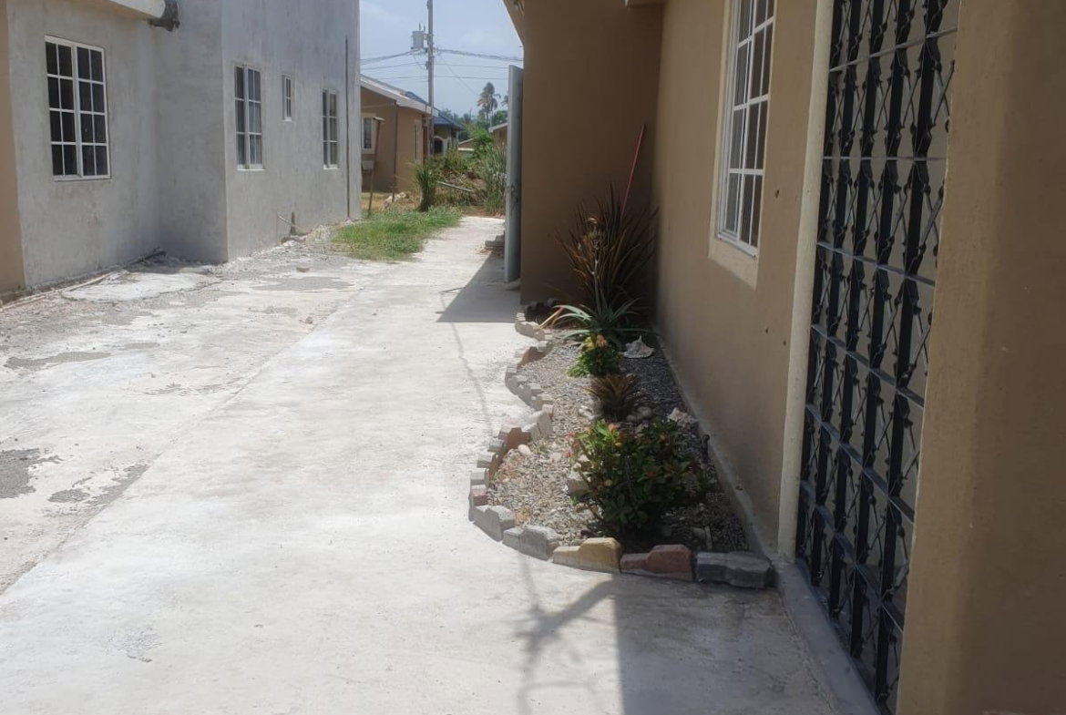 Second image of 465-ph2 Phoenix Park Village, 1 in Greater Portmore, St. Catherine, Jamaica - property is For Sale