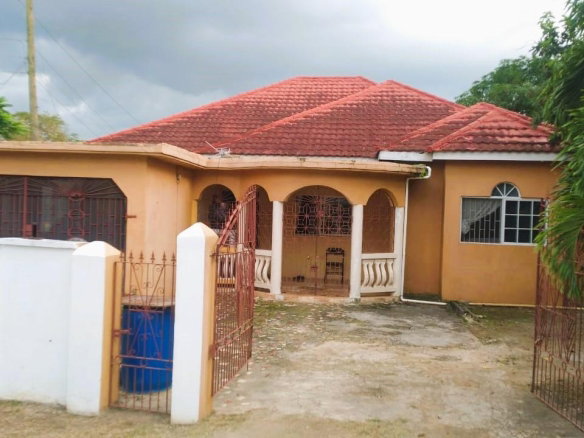 First image of 7 Burnt Ground, Hanson Circ in Santa Cruz, St. Elizabeth, Jamaica - property is For Sale