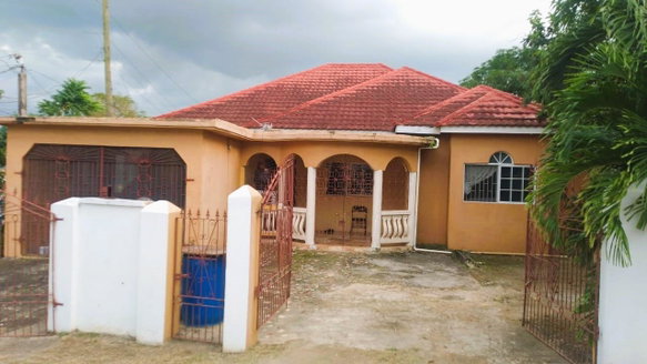 First image of 7 Burnt Ground, Hanson Circ in Santa Cruz, St. Elizabeth, Jamaica - property is For Sale