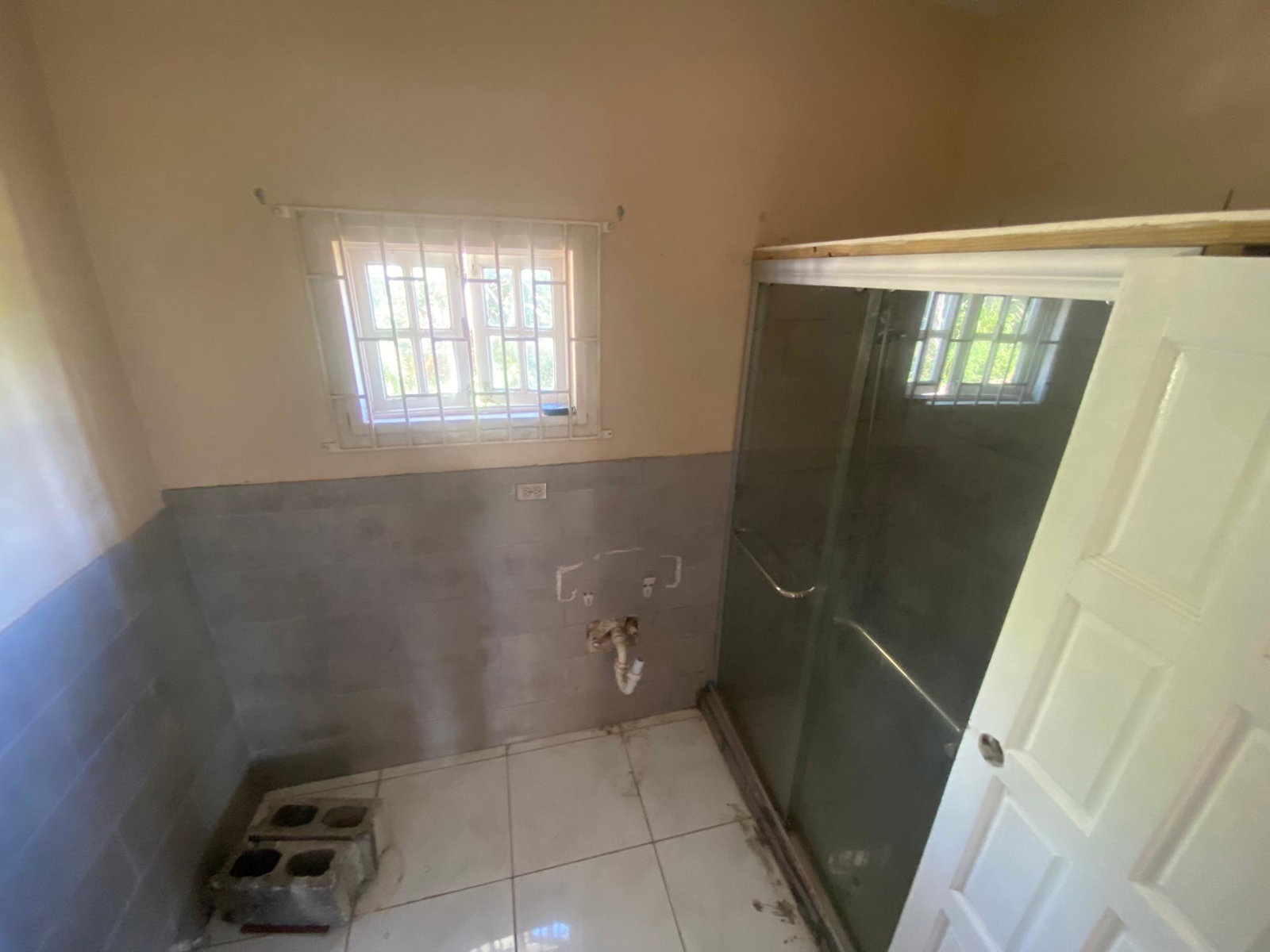 Twentieth image of 8 Corvus Close in Kingston 19, St. Andrew, Jamaica - property is For Sale