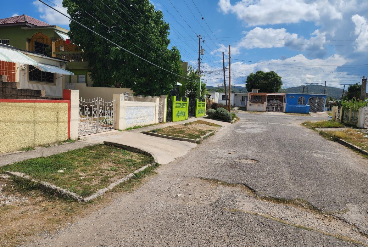 Second image of 6 Lantana Court in Spanish Town, St. Catherine, Jamaica - property is For Sale