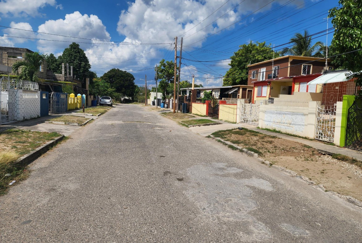 Third image of 6 Lantana Court in Spanish Town, St. Catherine, Jamaica - property is For Sale