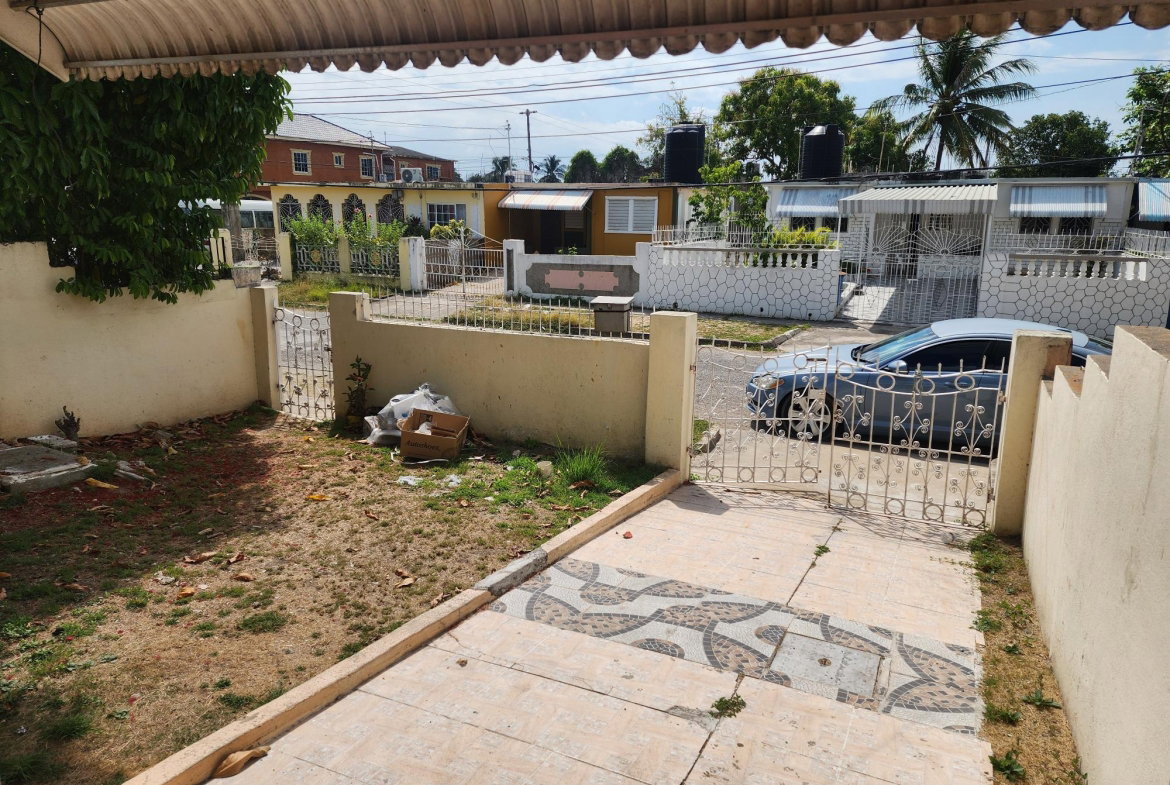 Fifth image of 6 Lantana Court in Spanish Town, St. Catherine, Jamaica - property is For Sale
