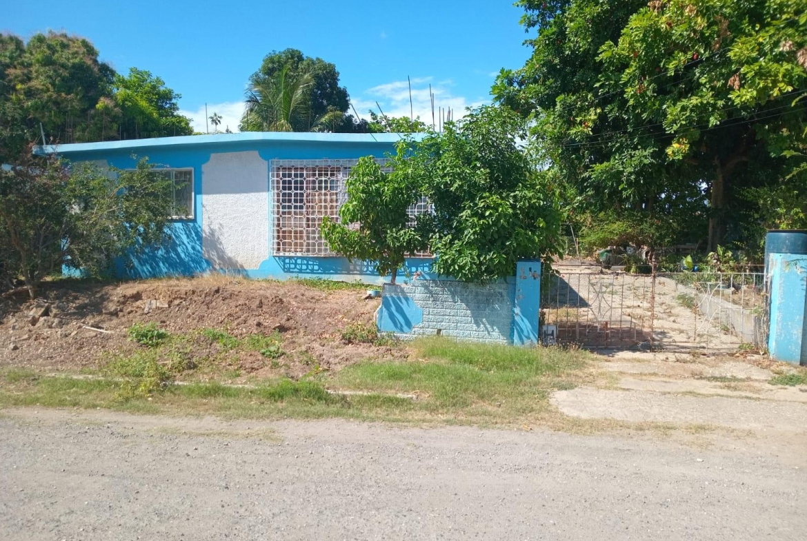 First image of 824 Seaton Crescent, Ensom ci in Ensom City, St. Catherine, Jamaica - property is For Sale
