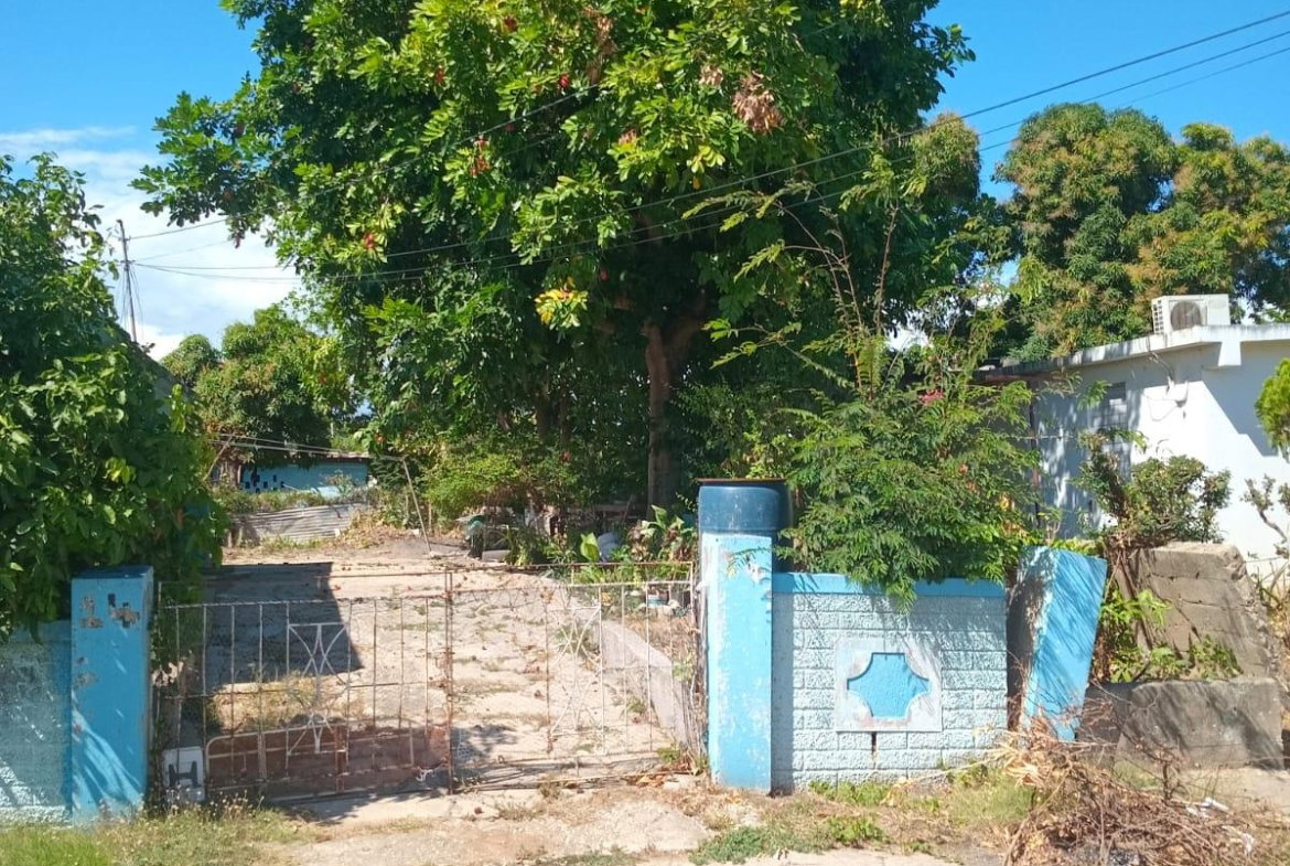 Third image of 824 Seaton Crescent, Ensom ci in Ensom City, St. Catherine, Jamaica - property is For Sale