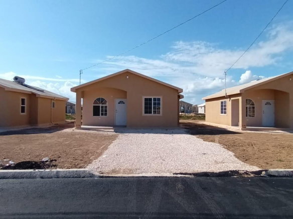 First image of 72 Diamond Crescent in Greater Portmore, St. Catherine, Jamaica - property is For Rent