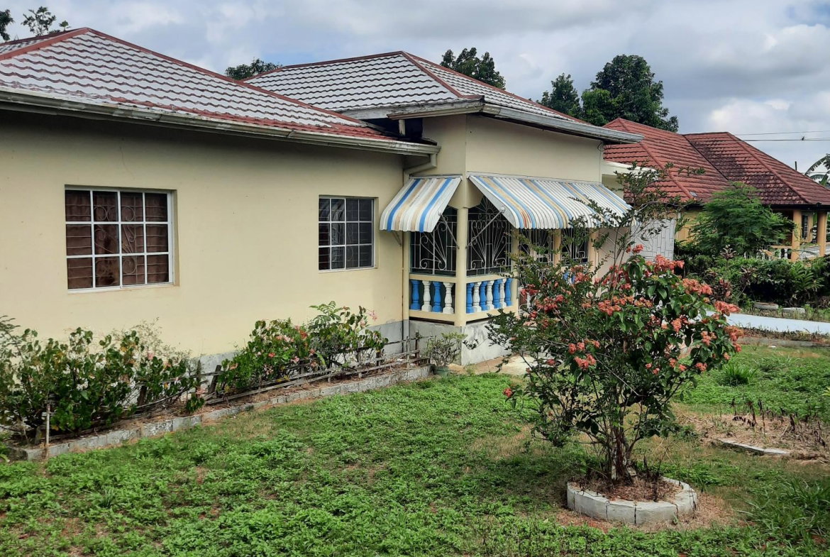 Fourth image of 7 Gordon Vale, Mandeville. in Mandeville, Manchester, Jamaica - property is For Sale