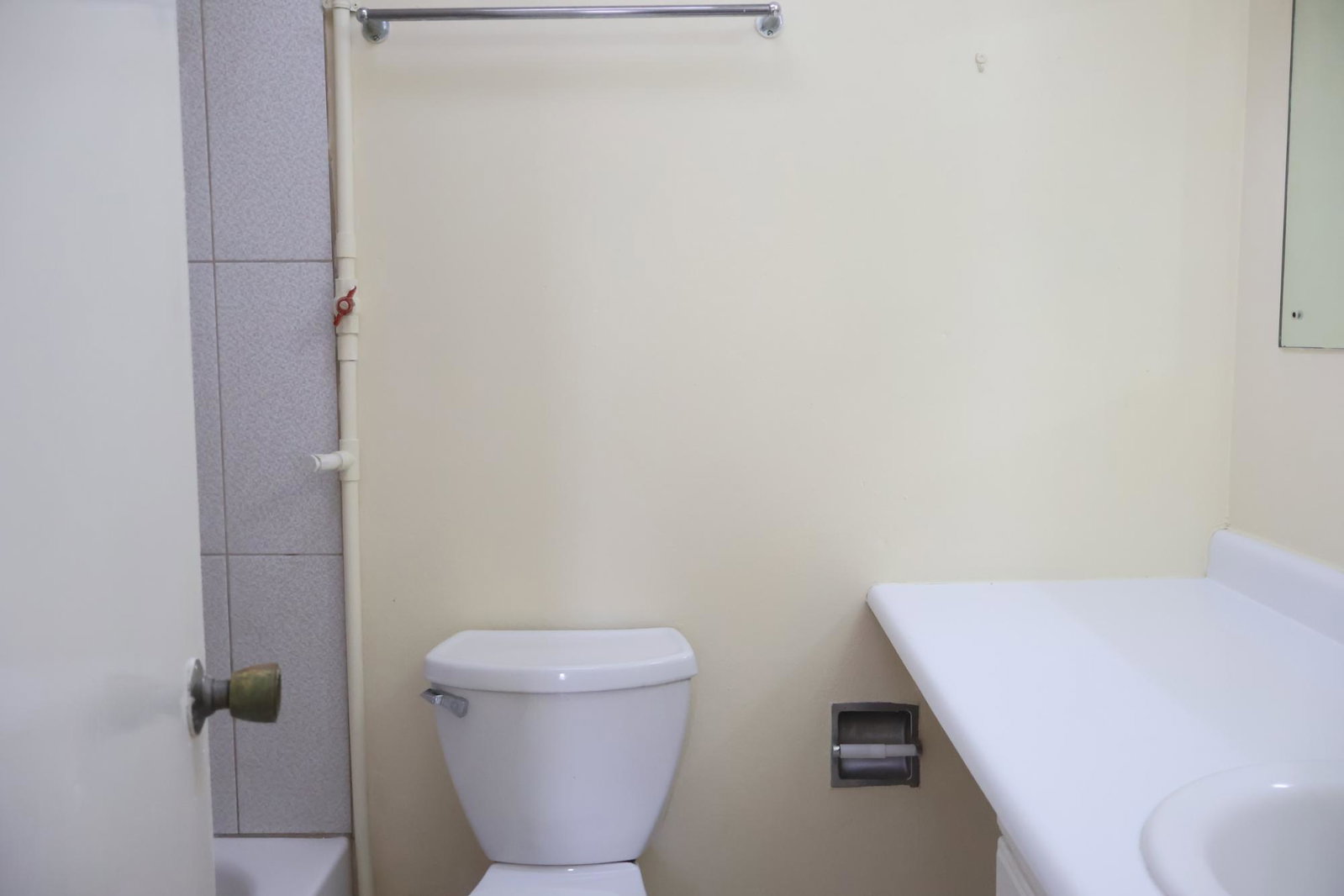 Fifteenth image of 27-5 Devon Road in Kingston 10, St. Andrew, Jamaica - property is For Rent