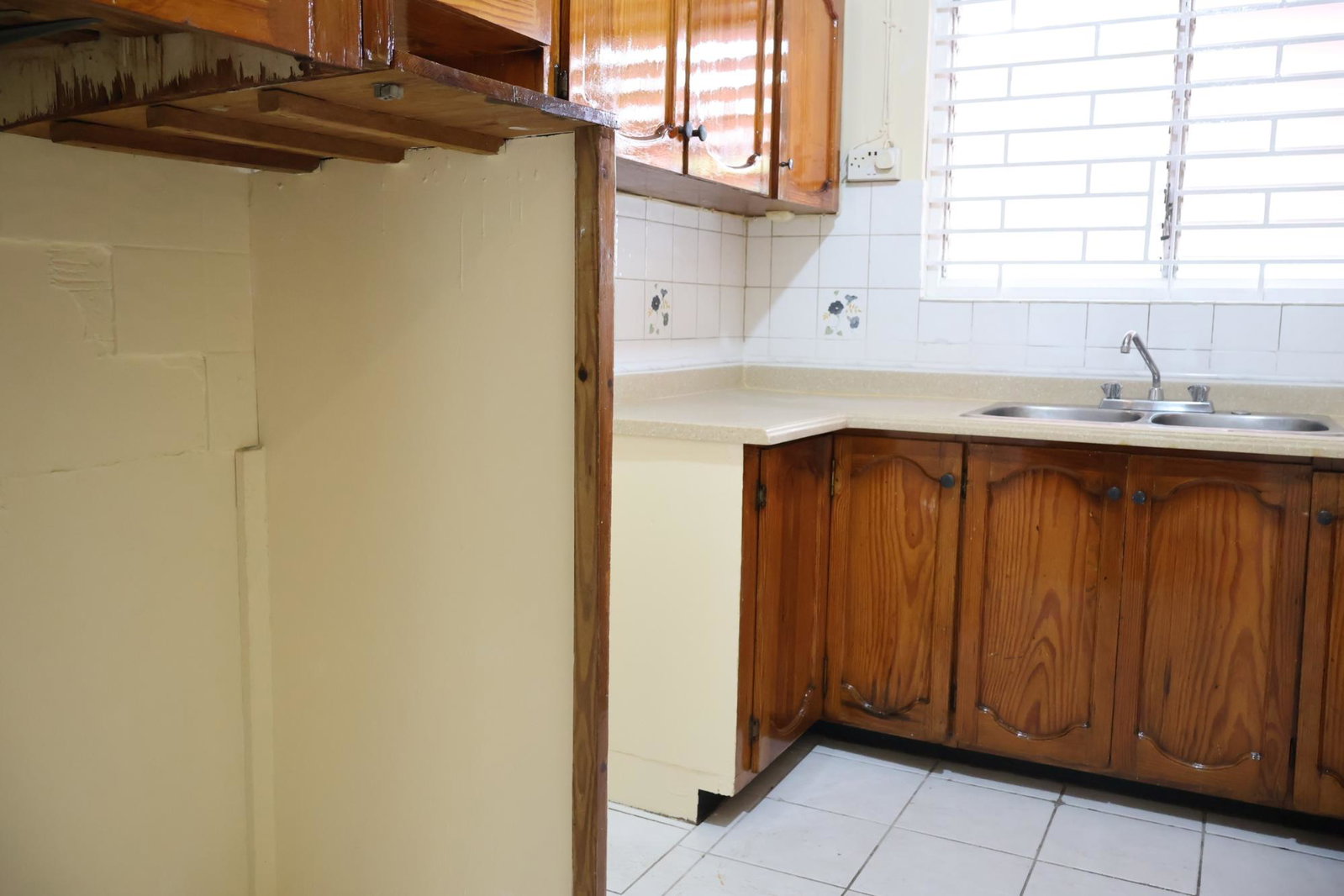Eighth image of 27-5 Devon Road in Kingston 10, St. Andrew, Jamaica - property is For Rent