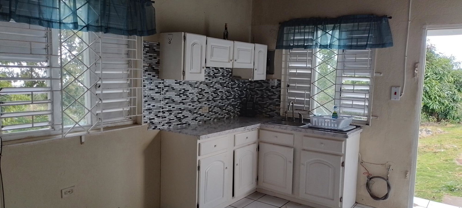 Second image of 3- Swain Spring Road in Red Hills, St. Andrew, Jamaica - property is For Rent