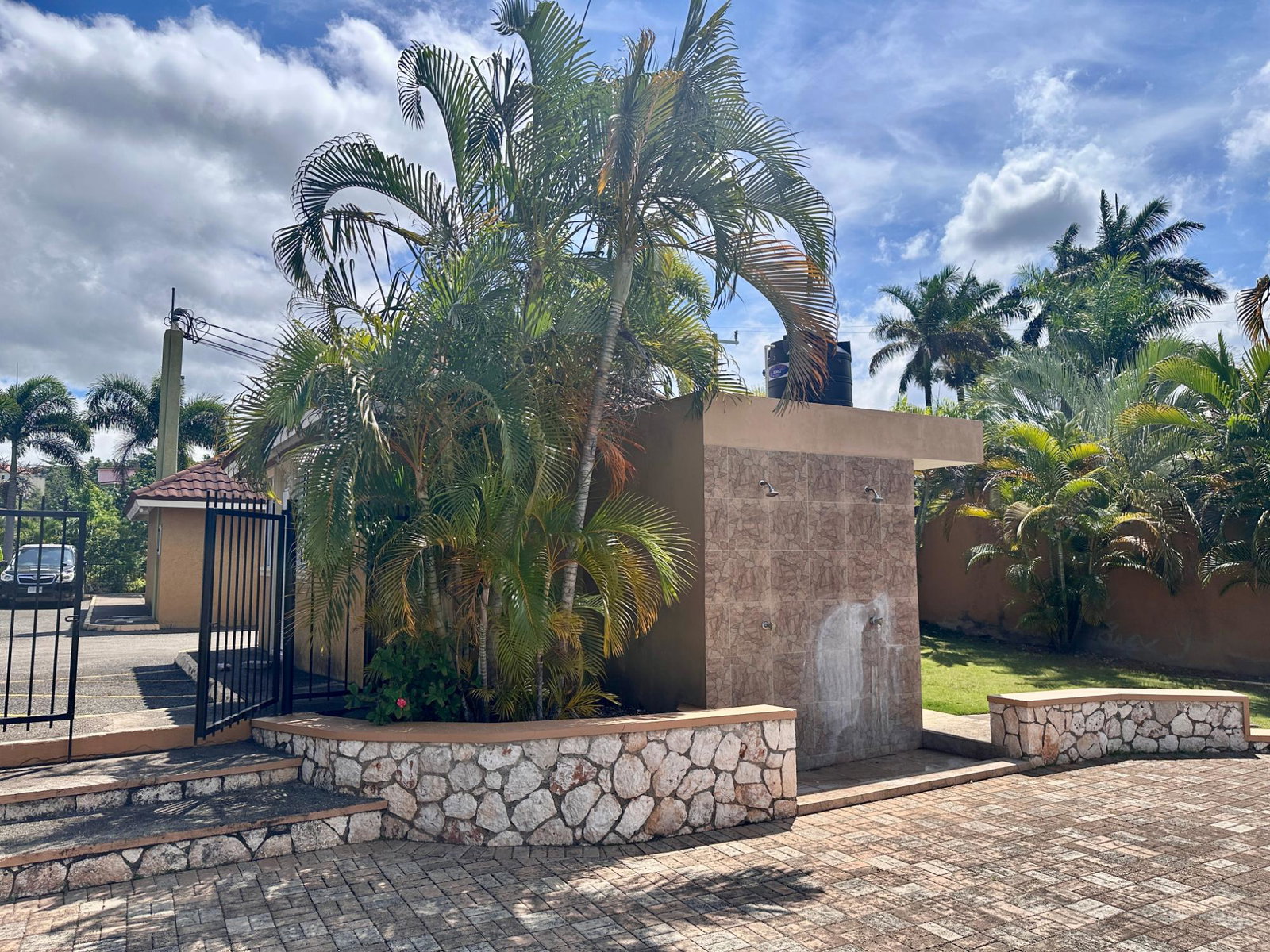Twenty-Ninth image of 16-2a-2b Amethyst Drive in Red Hills, St. Andrew, Jamaica - property is For Rent