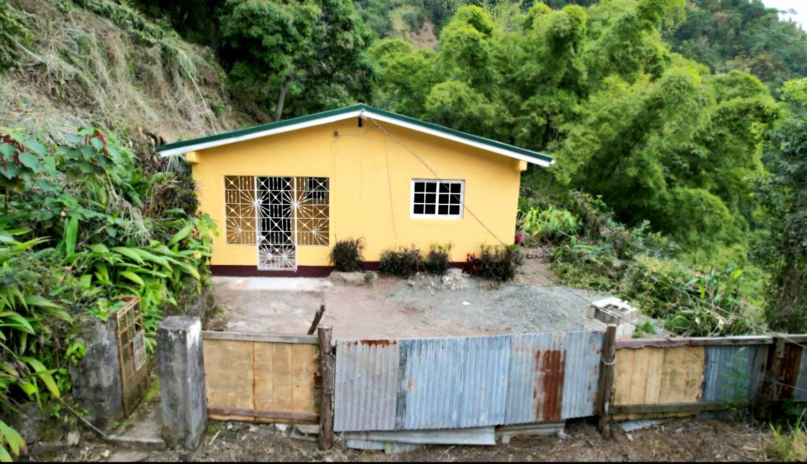 Charming-2-Bedroom-Bungalow-for-Sale-in-Dublin-Castle-Gordon-Town-St.-Andrew-Jamaica Second image of Gordon Town, St. Andrew in Gordon Town P.O., St. Andrew, Jamaica - property is For Sale