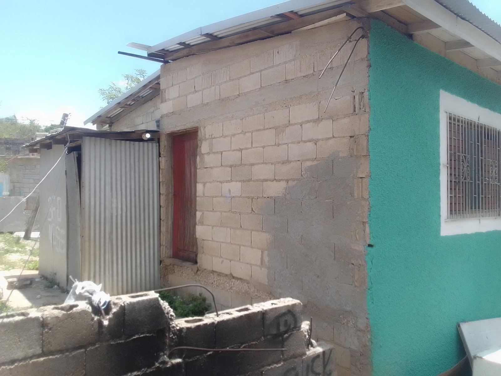 Charming-2-Bedroom-Fixer-Upper-for-Sale-in-Gravel-Heights-St.-Catherine-Jamaica Third image of Tredegar Park/gravel Heig in Spanish Town, St. Catherine, Jamaica - property is For Sale