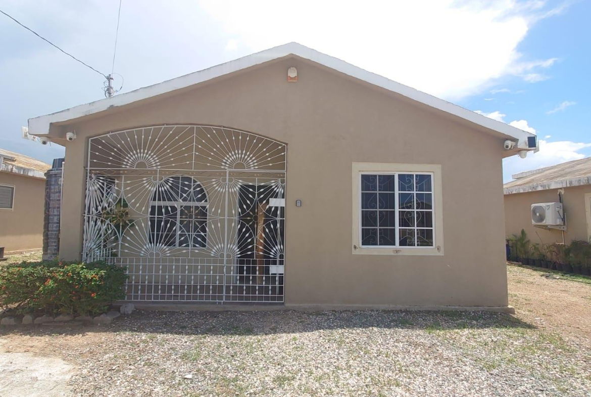 First image of 479 Seashore Crescent, Block in Greater Portmore, St. Catherine, Jamaica - property is For Rent