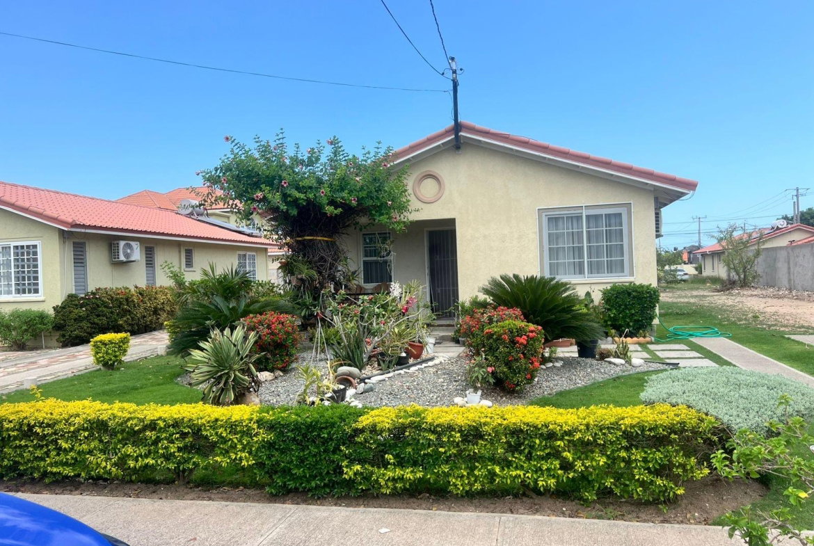 First image of 8 Waverly Close in Portmore Country Club, St. Catherine, Jamaica - property is For Rent