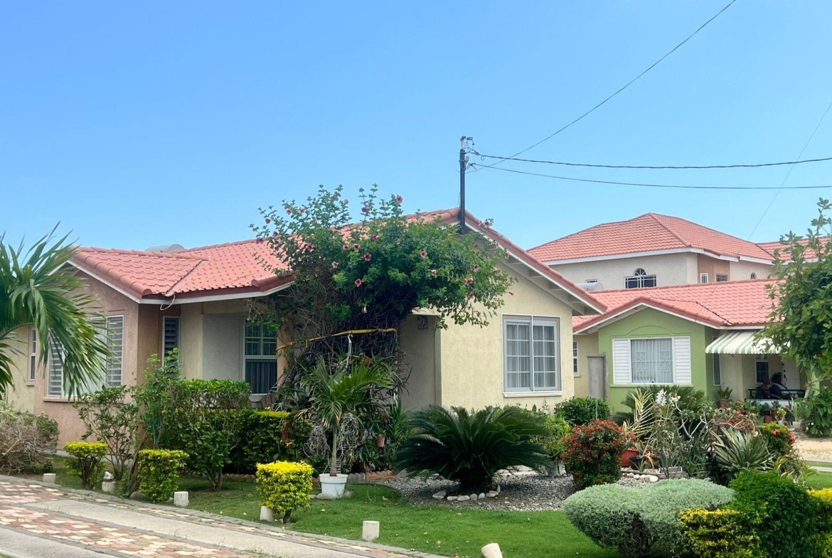 Third image of 8 Waverly Close in Portmore Country Club, St. Catherine, Jamaica - property is For Rent
