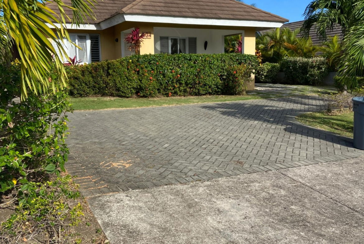 Eighth image of 634-breadfruit Richmond Estate in Laughlands, St. Ann, Jamaica - property is For Rent