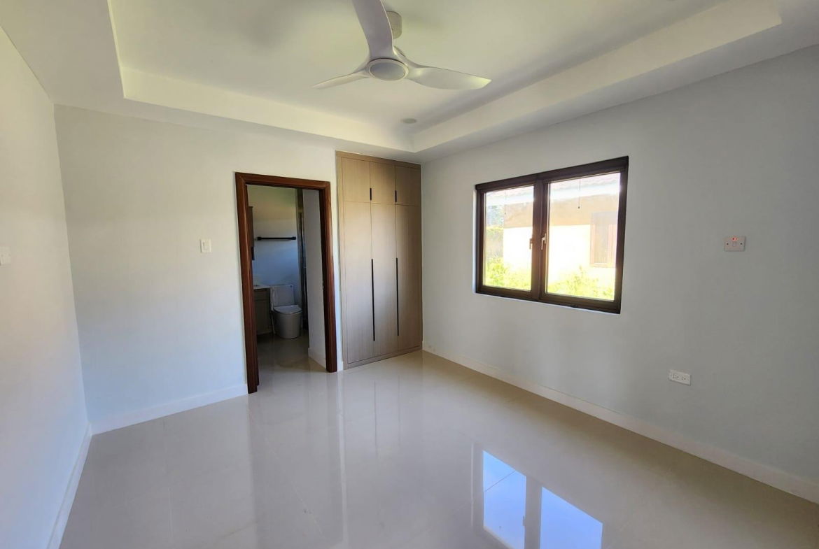 Twelfth image of 40 Oak Estate in Greater Portmore, St. Catherine, Jamaica - property is For Rent
