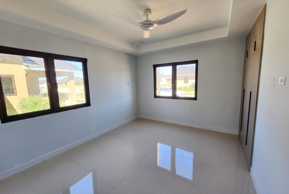 Fourteenth image of 40 Oak Estate in Greater Portmore, St. Catherine, Jamaica - property is For Rent