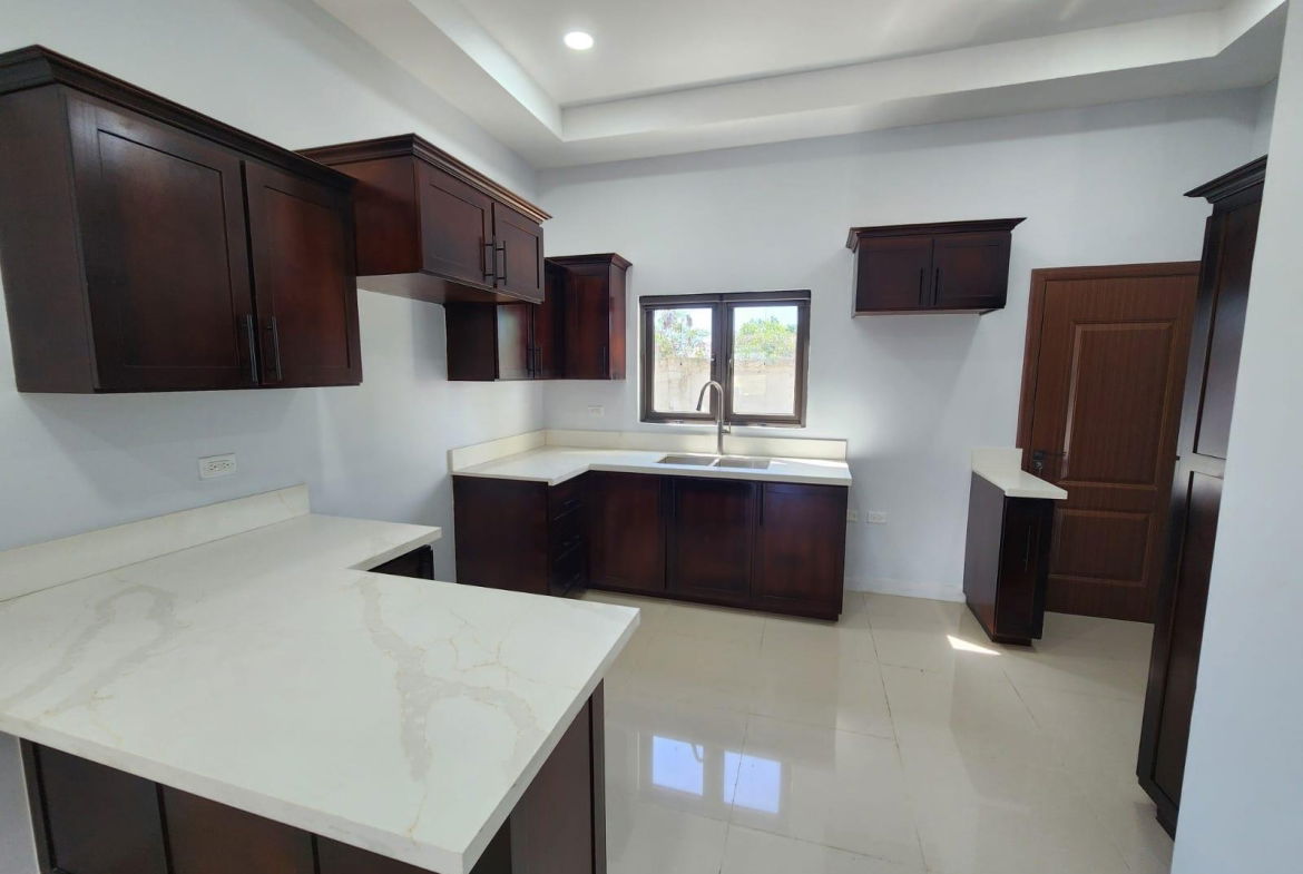 Sixth image of 40 Oak Estate in Greater Portmore, St. Catherine, Jamaica - property is For Rent