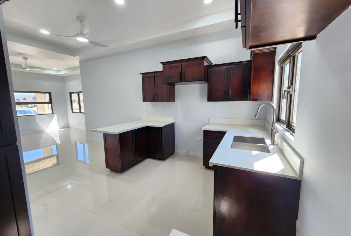 Seventh image of 40 Oak Estate in Greater Portmore, St. Catherine, Jamaica - property is For Rent