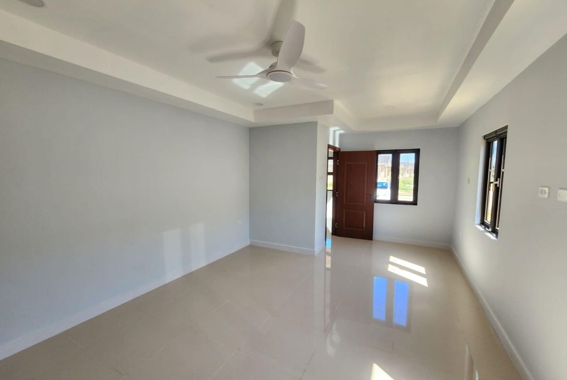 Eighth image of 40 Oak Estate in Greater Portmore, St. Catherine, Jamaica - property is For Rent