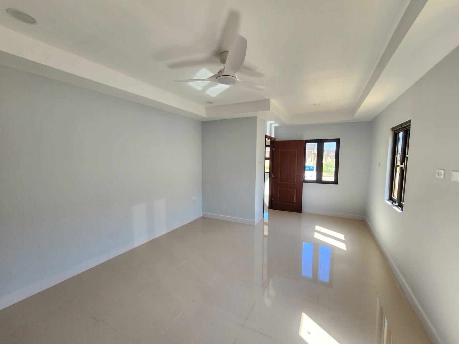 Eighth image of 40 Oak Estate in Greater Portmore, St. Catherine, Jamaica - property is For Rent
