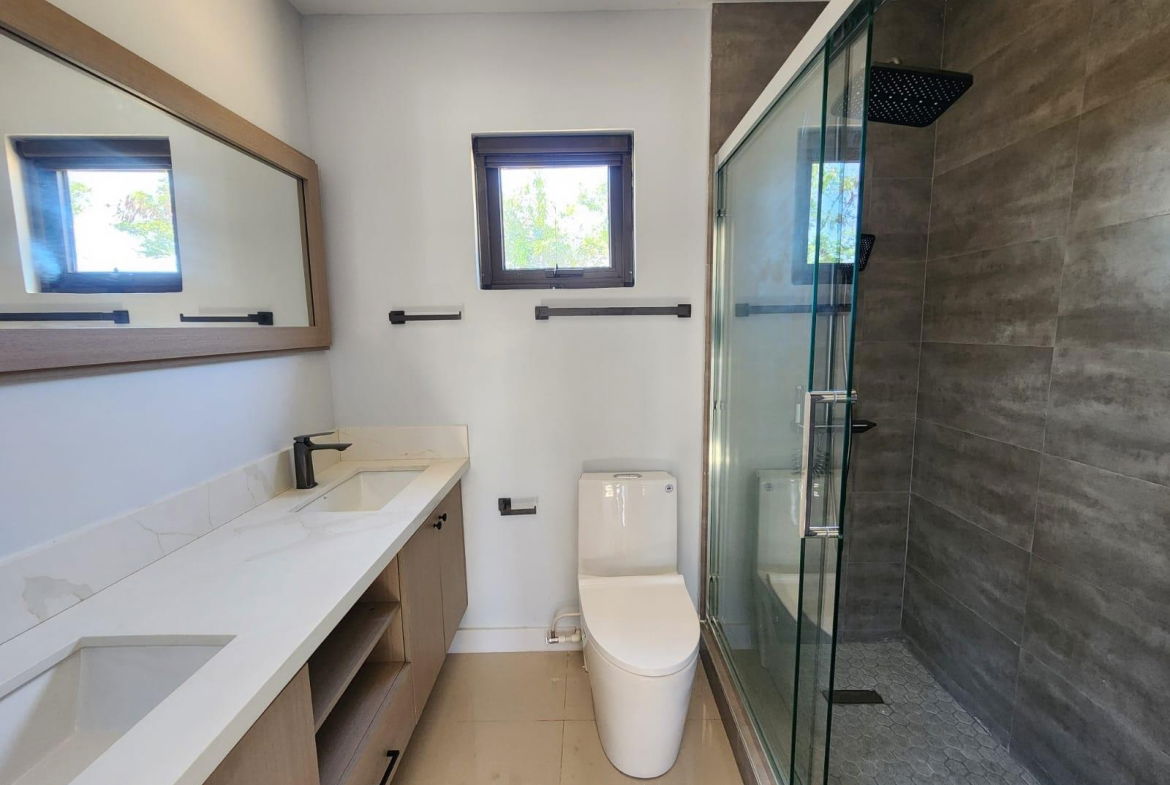 Ninth image of 40 Oak Estate in Greater Portmore, St. Catherine, Jamaica - property is For Rent