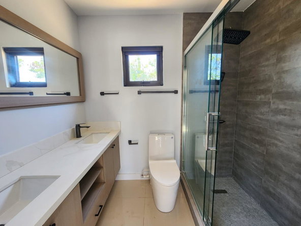 Ninth image of 40 Oak Estate in Greater Portmore, St. Catherine, Jamaica - property is For Rent