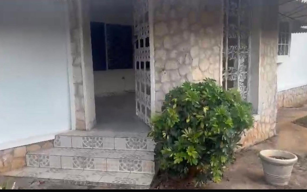 Ninth image of 139 Dunrobin Eve Close in Mandeville, Manchester, Jamaica - property is For Sale