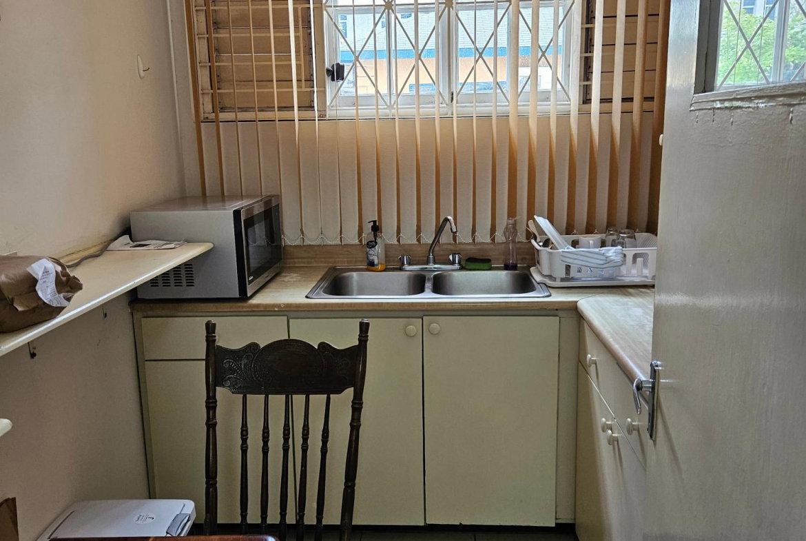 Fourth image of 1d-e Braemar Avenue in Kingston 10, St. Andrew, Jamaica - property is For Rent