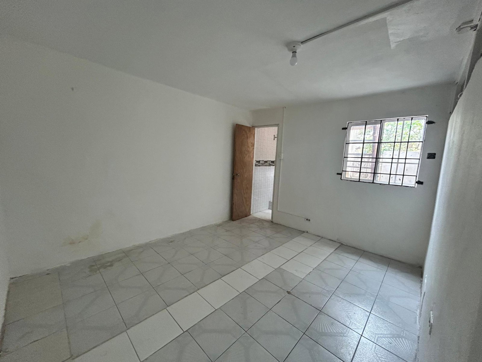 Nineteenth image of 355 Esperanzo Way in Bridgeport, St. Catherine, Jamaica - property is For Sale