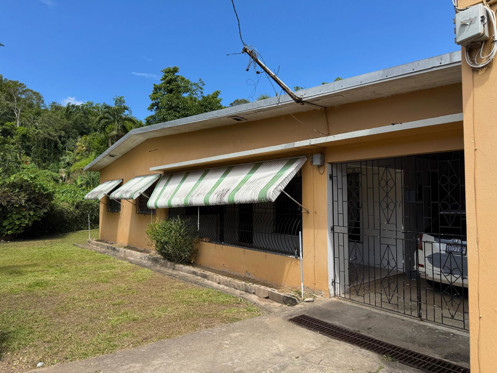 Duplex-House-for-Sale-in-St.-Andrew-Jamaica-4-Steele-Road-Investment-Property Fifth image of 4 Steele Road in Golden Spring P.O., St. Andrew, Jamaica - property is For Sale