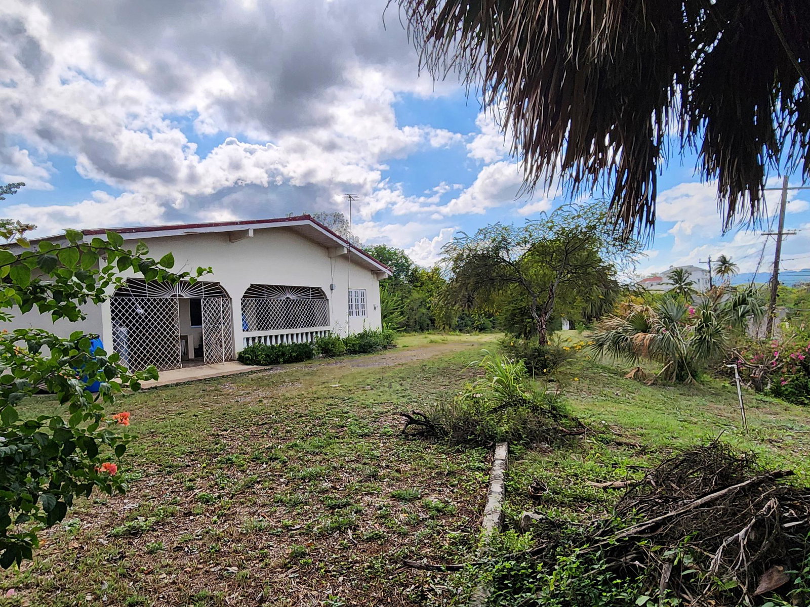 Second image of 10 Paisley Avenue, May Pen, in May Pen, Clarendon, Jamaica - property is For Sale