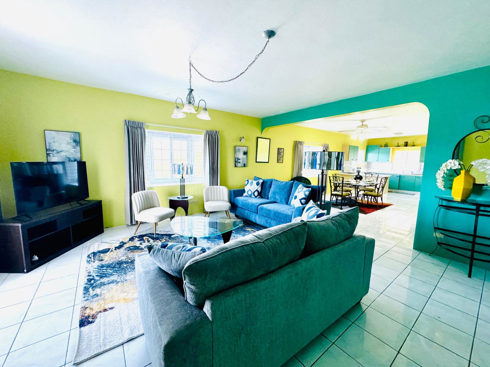 Fully-Furnished-2-Bedroom-Apartment-for-Rent-in-Coral-Gardens-St.-James-Jamaica Second image of Lincoln Pl,coral Garden in Ironshore, St. James, Jamaica - property is For Rent