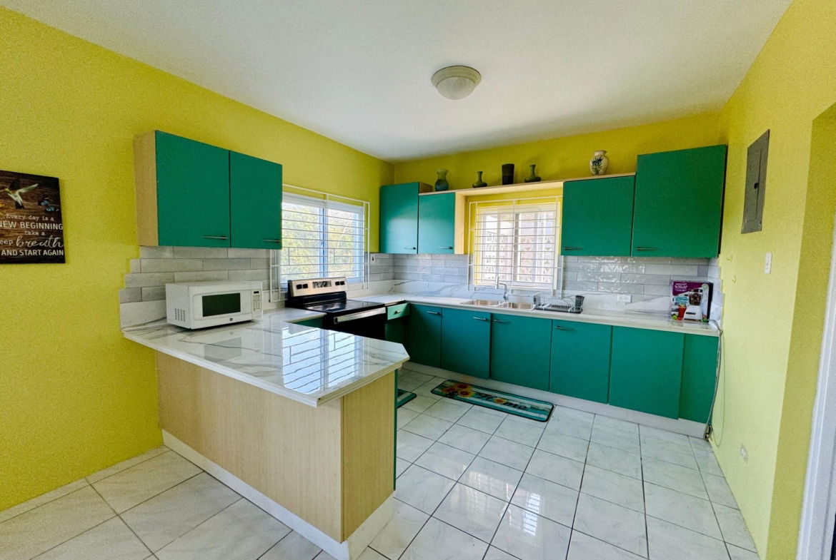 Ninth image of Lincoln Pl,coral Garden in Ironshore, St. James, Jamaica - property is For Rent