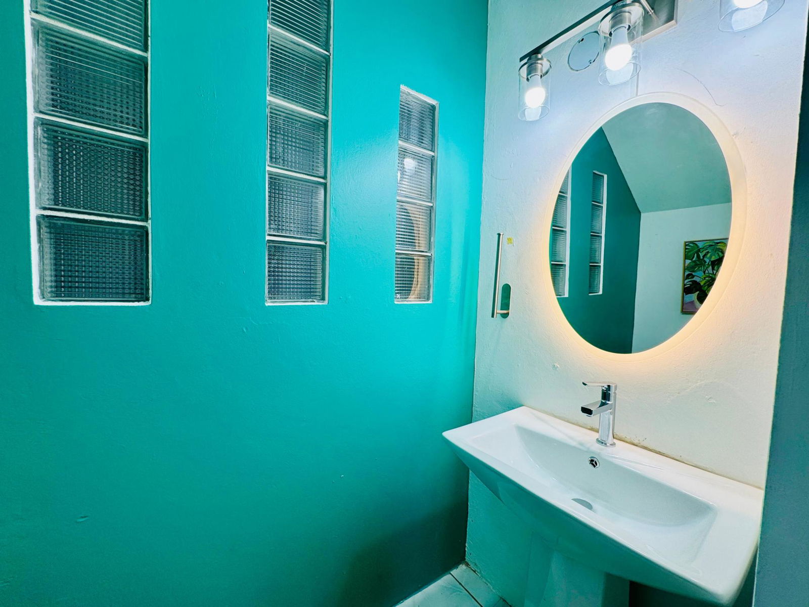 Fully-Furnished-2-Bedroom-Apartment-for-Rent-in-Coral-Gardens-St.-James-Jamaica Tenth image of Lincoln Pl,coral Garden in Ironshore, St. James, Jamaica - property is For Rent