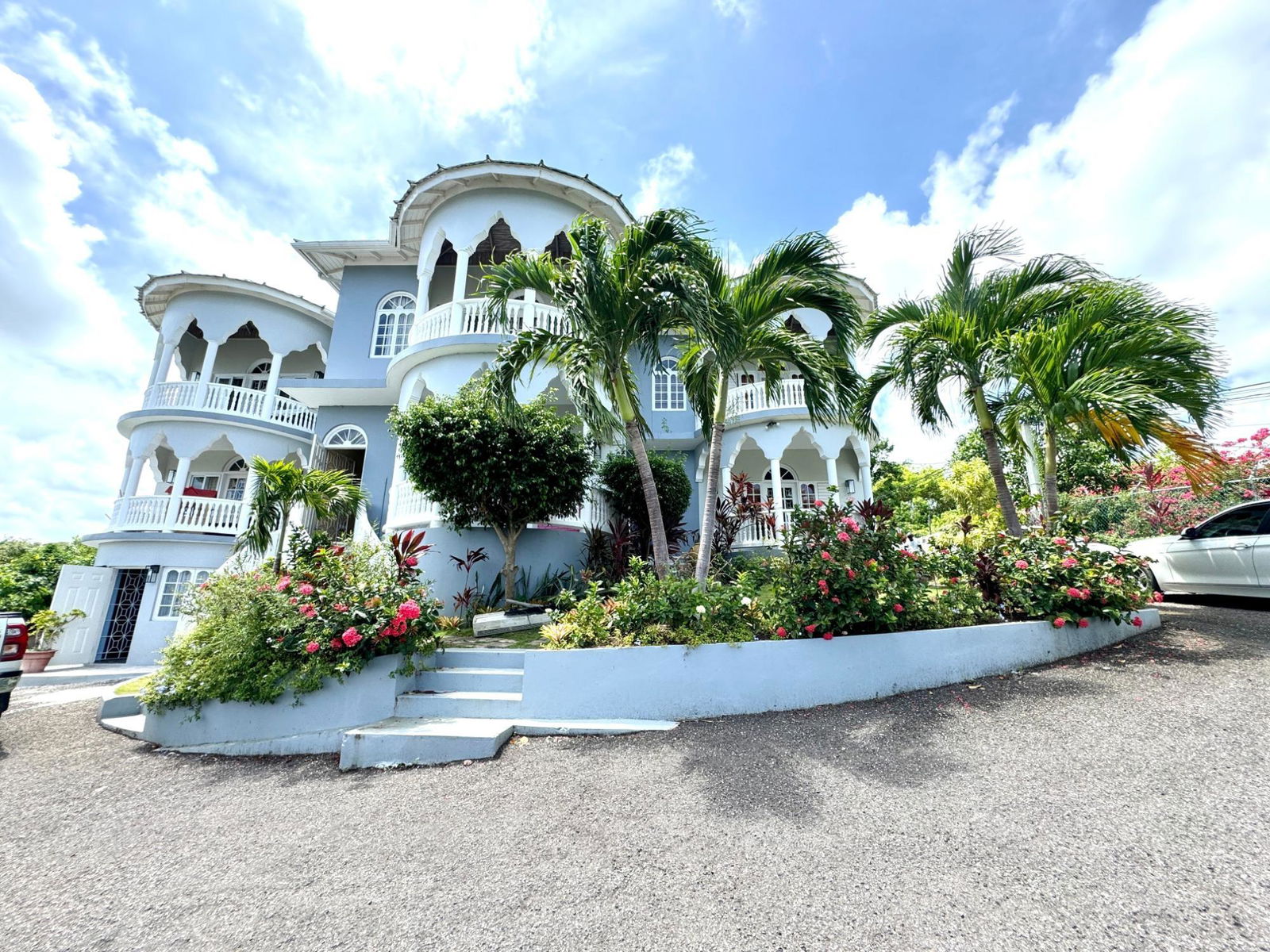 Fully-Furnished-2-Bedroom-Apartment-for-Rent-in-Coral-Gardens-St.-James-Jamaica First image of Lincoln Pl,coral Garden in Ironshore, St. James, Jamaica - property is For Rent