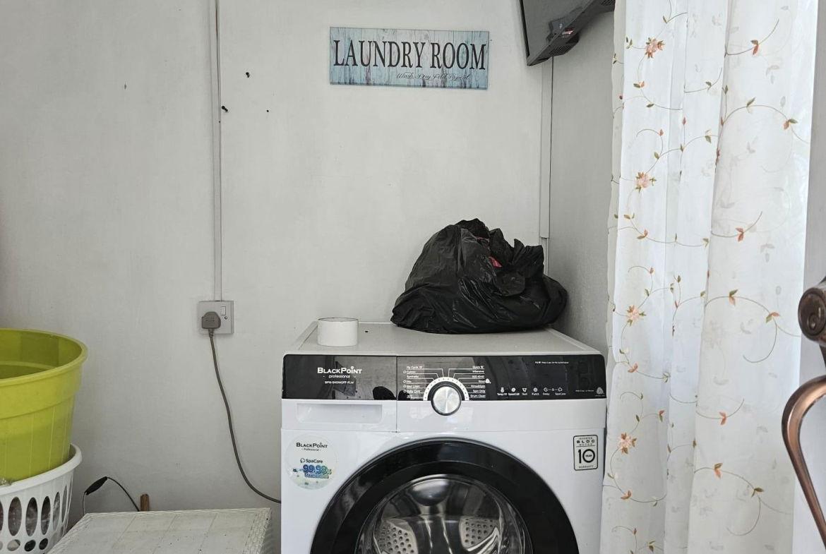 Fifteenth image of 88 2 East Greater Portmore s in Portmore Mall, St. Catherine, Jamaica - property is For Rent