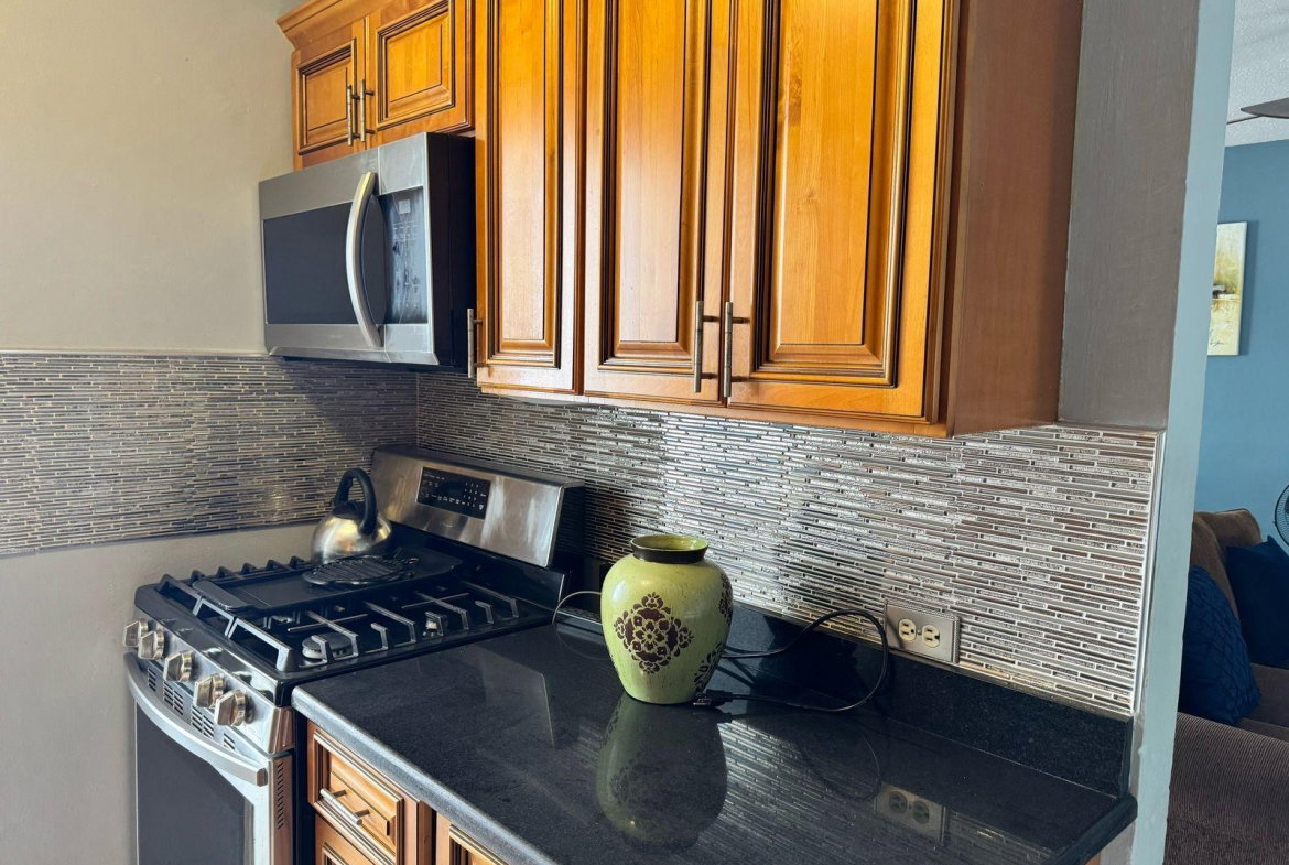Sixth image of 8- Perkins Place in Kingston 19, St. Andrew, Jamaica - property is For Rent